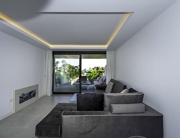 Alquiler de Piso en calle Trajano, Estepona, Málaga s/n