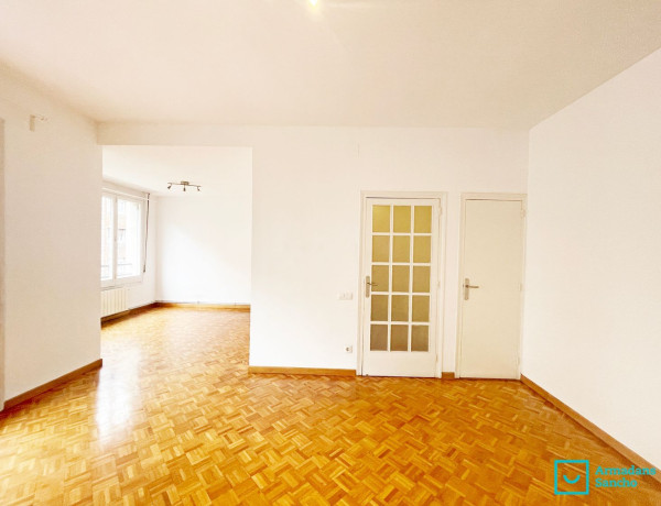 Alquiler de Piso en avenida de la Riera de Cassoles, 8 bis