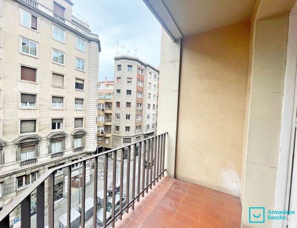 Alquiler de Piso en avenida de la Riera de Cassoles, 8 bis