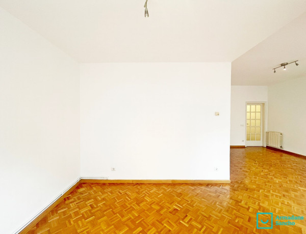 Alquiler de Piso en avenida de la Riera de Cassoles, 8 bis