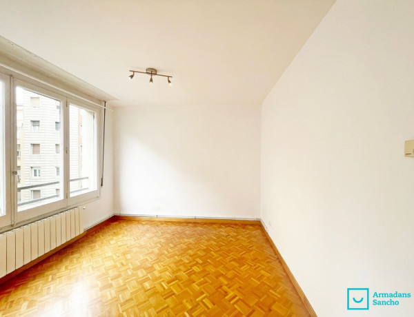 Alquiler de Piso en avenida de la Riera de Cassoles, 8 bis