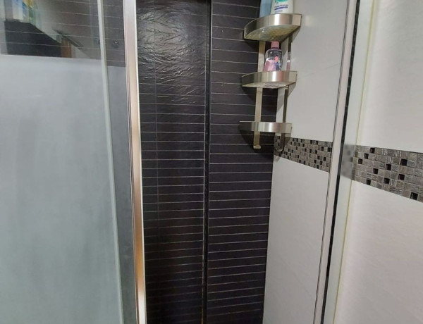 Piso en venta en avenida reyes catolicos, 2