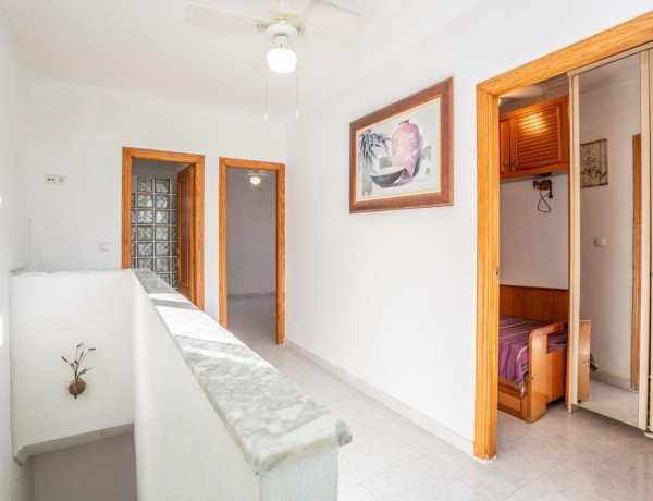 Chalet adosado en venta en calle Purcell