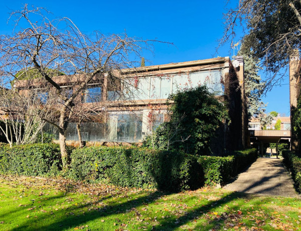 Chalet pareado en venta en paseo de la Rinconada, 73