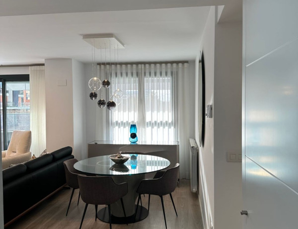 Piso en venta en avenida del Maestro Rodrigo, 45