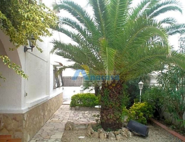 Casa o chalet independiente en venta en calle Senyoriu del Rebollet