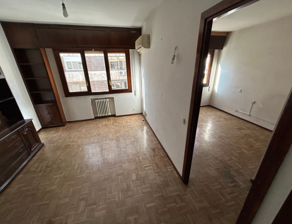 Piso en venta en calle de Andrés Mellado, 33