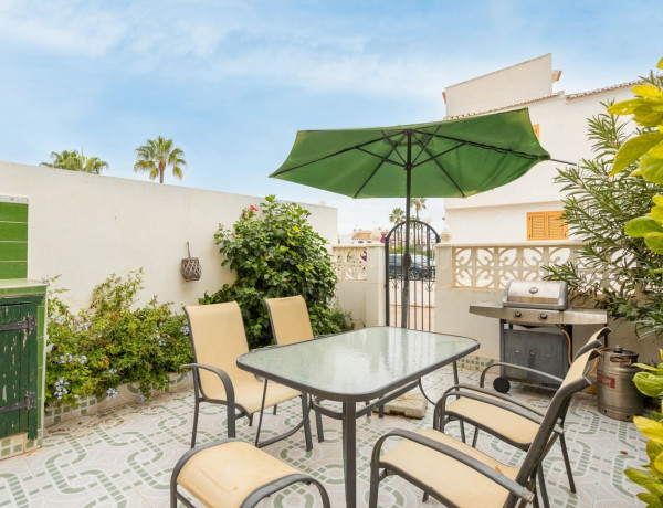 Chalet adosado en venta en calle Mayor