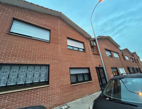 Chalet adosado en venta en calle de Rodrigo de Arana