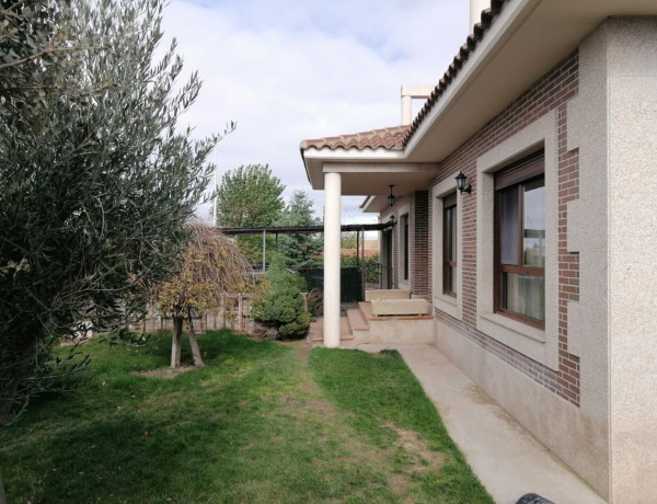 Casa o chalet independiente en venta en Cantalapiedra