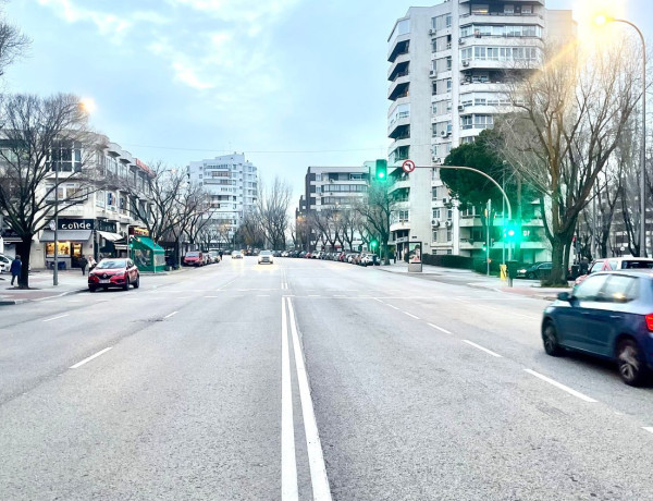 Garaje en venta en carretera de Canillas, 142