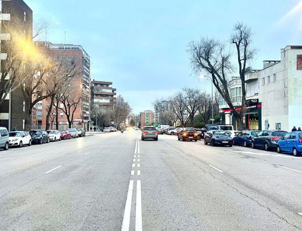 Garaje en venta en carretera de Canillas, 142