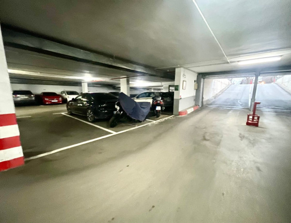 Garaje en venta en carretera de Canillas, 142