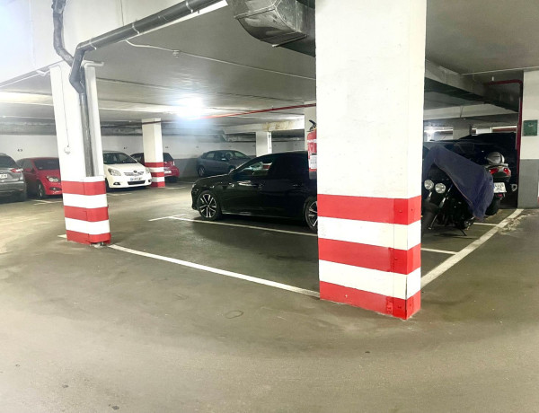 Garaje en venta en carretera de Canillas, 142