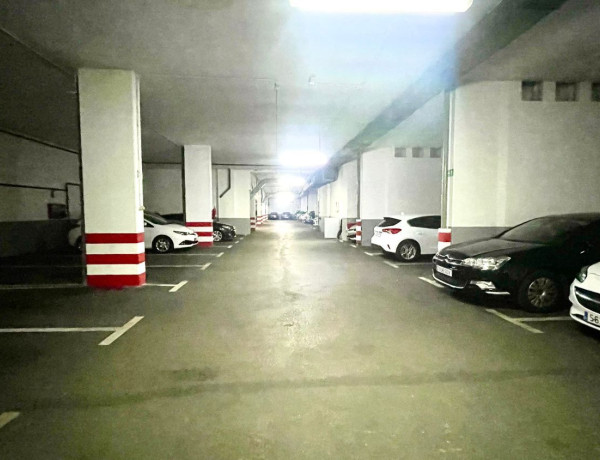 Garaje en venta en carretera de Canillas, 142