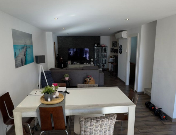 Chalet adosado en venta en avenida de las Urracas