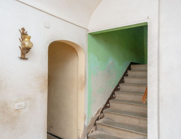 Casa de pueblo en venta en calle de Sant Genís