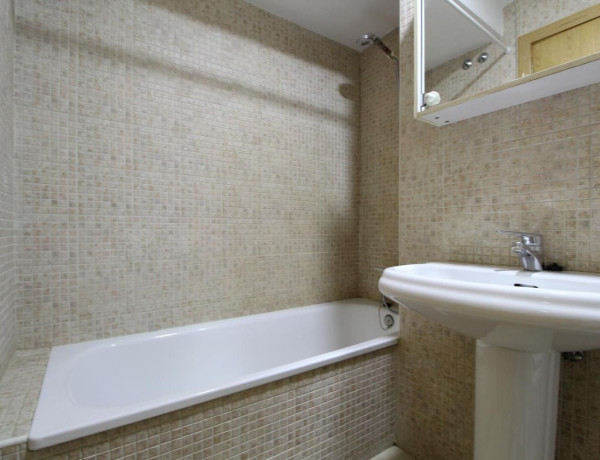 Alquiler de Piso en calle de Eugenio Salazar, 40