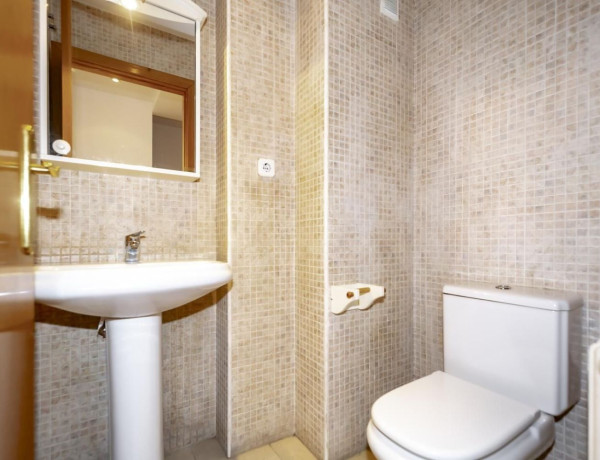 Alquiler de Piso en calle de Eugenio Salazar, 40