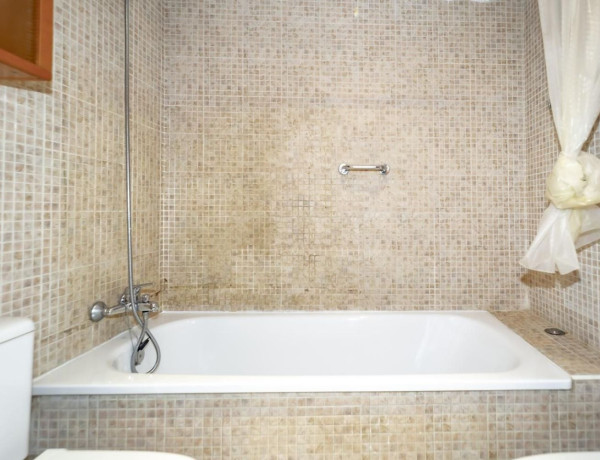 Alquiler de Piso en calle de Eugenio Salazar, 40