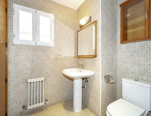 Alquiler de Piso en calle de Eugenio Salazar, 40