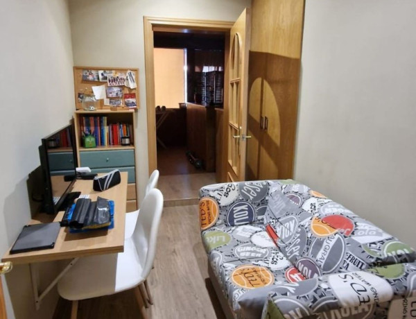 Chalet adosado en venta en calle Pablo Neruda, 10