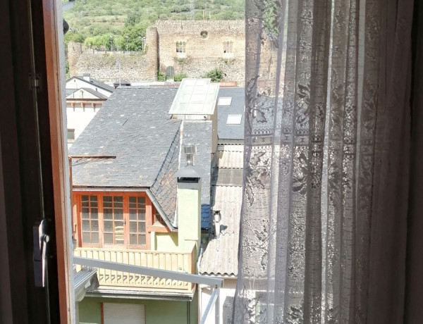 Piso en venta en avenida dels Comtes de Pallars, 40