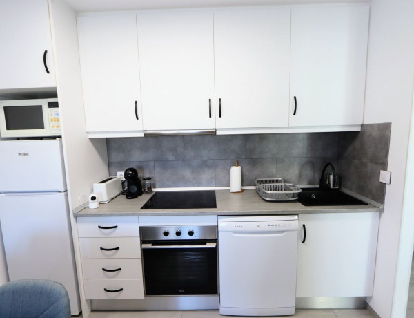 Chalet adosado en venta en calle Eucalipto