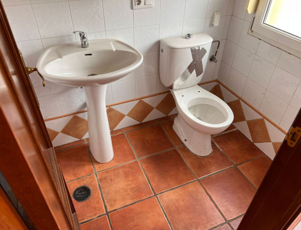 Chalet adosado en venta en CL Revoltosa, 21