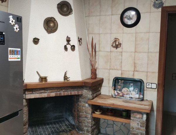 Chalet adosado en venta en calle Seva, 41