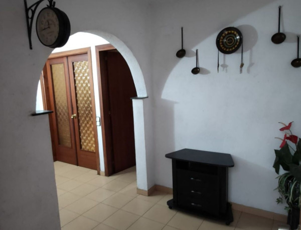 Chalet adosado en venta en calle Seva, 41