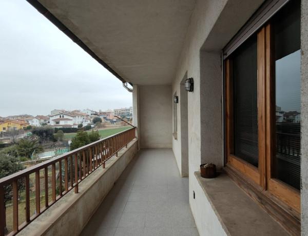 Chalet adosado en venta en calle Seva, 41
