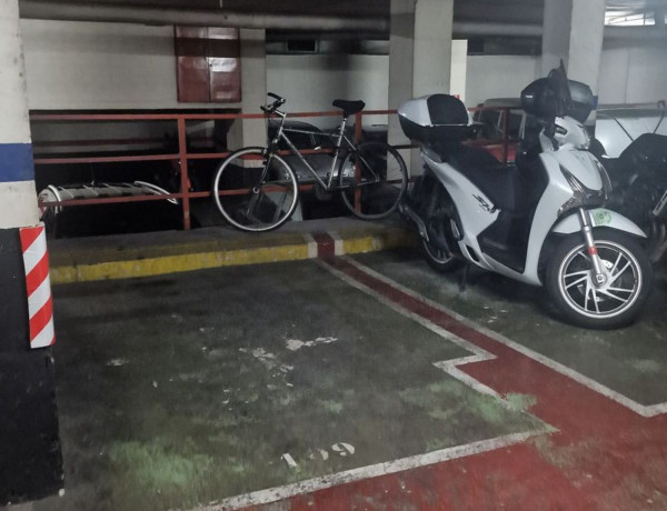 Alquiler de Garaje en calle Pérez Galdós, 1