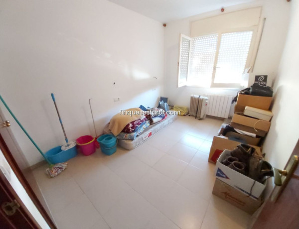 Chalet adosado en venta en ronda pere blasi