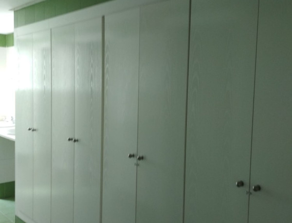 Nave en venta en avenida Reyes Catolicos, 18