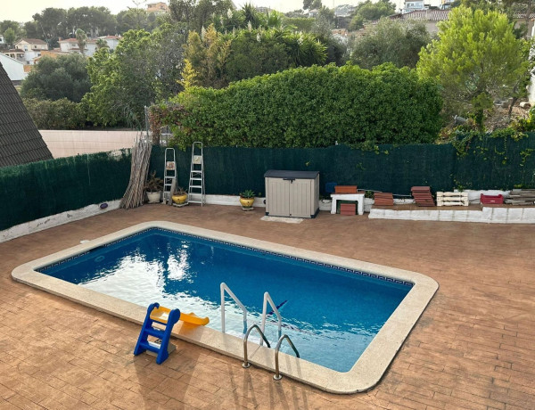 Casa o chalet independiente en venta en Nucli Urbà