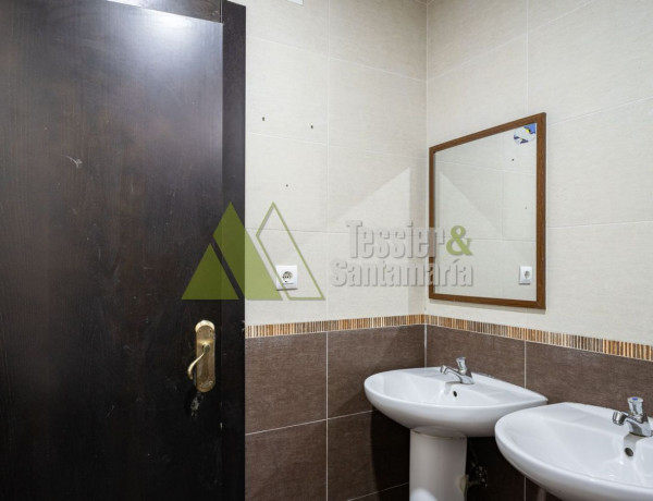 Local en venta en calle de Claudio Alvargonzález