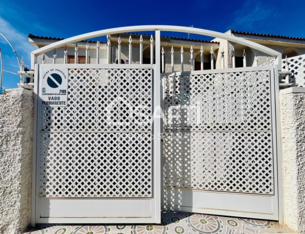 ESTUPENDO DÚPLEX DE TRES DORMITORIOS, PORCHE Y SOLARIUM EN SANTIAGO DE LA RIBERA