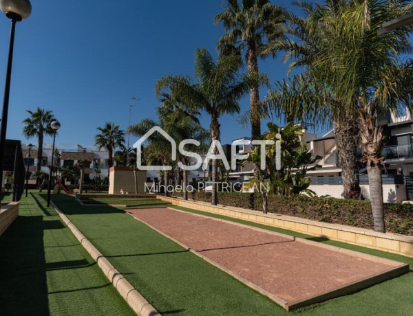 Exquisito, luminoso chalet cerca de todo servicios