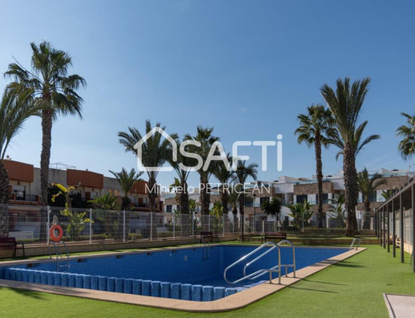 Exquisito, luminoso chalet cerca de todo servicios