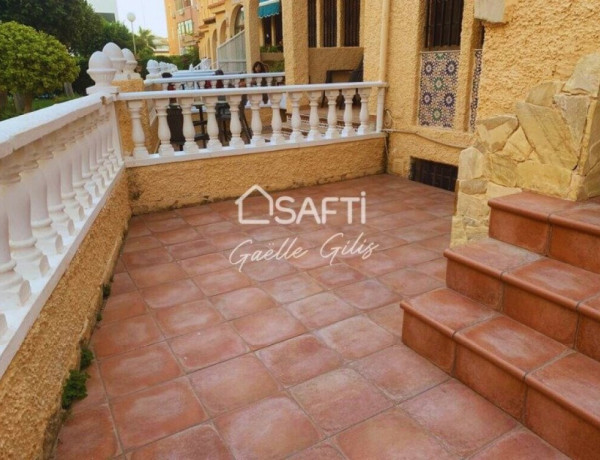 Hermosa casa cerca de la playa de la Mata.