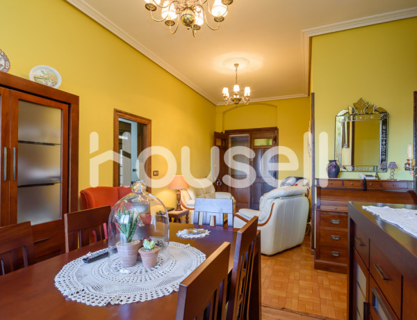 Chalet en venta de 150 m² en  Avenida La Estación (Fuso de la Reina), 33140 Oviedo (Asturias)