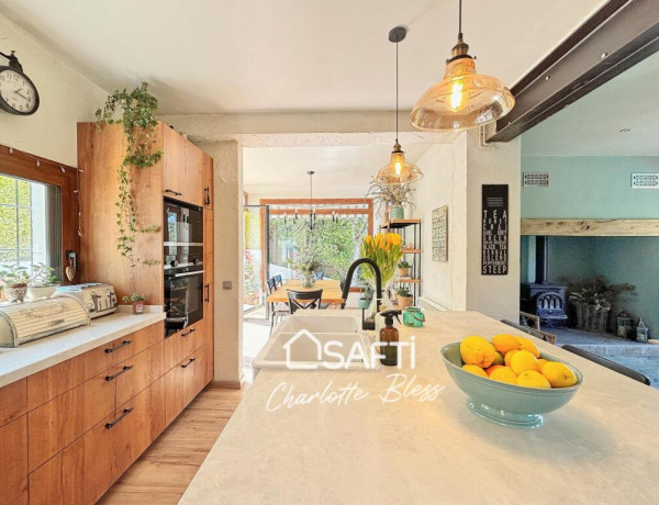 Vivienda unifamiliar con mucho encanto en las montañas de la Urbanización Mas Mestre