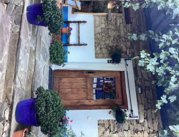 Residential building For sell in Santiago millas in León 