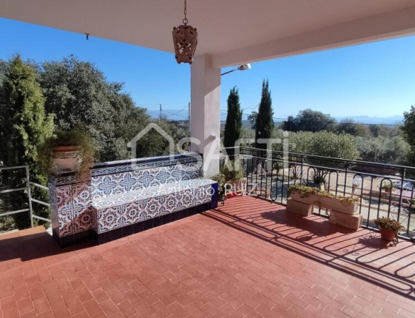 Chalet en parcela 800m². Zona carretera vieja de Sabiote. SIN COMISIÓN DE COMPRA.