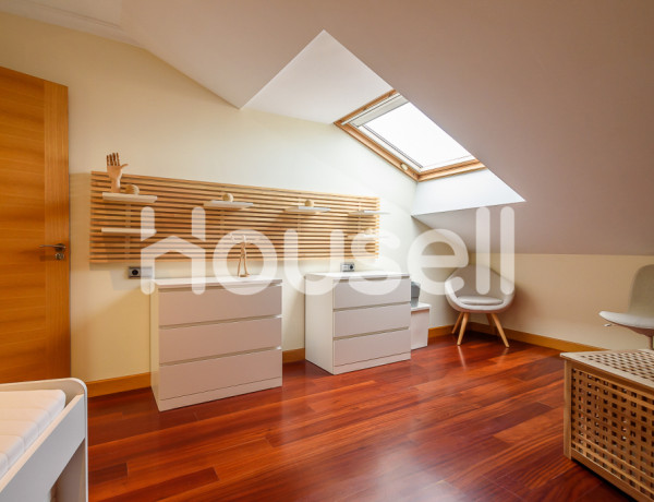 Casa en venta de 263m² Plaza de Carbayedo, 33402 Avilés (Asturias)