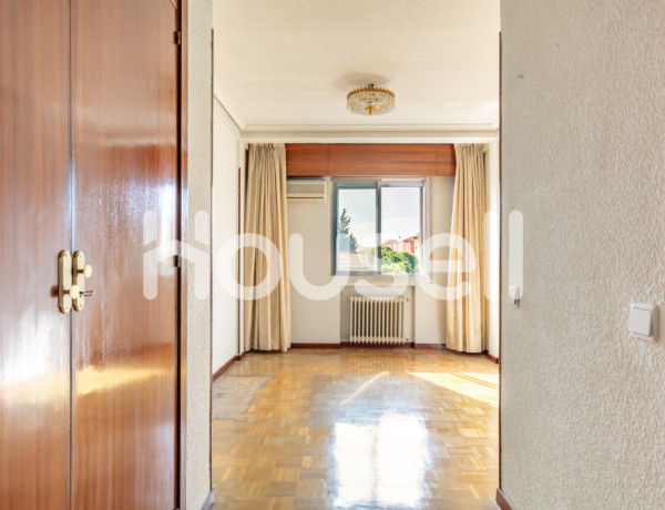 Piso en venta de 107 m² Calle de José Arcones Gil, 28017 Madrid