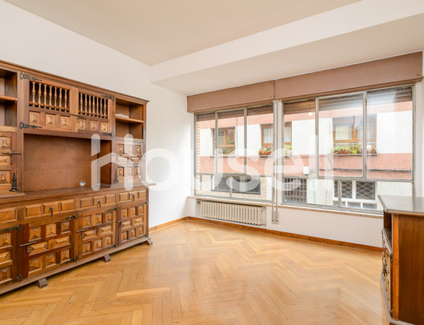 Piso en venta de 129 m² Calle La Vega, 33520 Nava (Asturias)