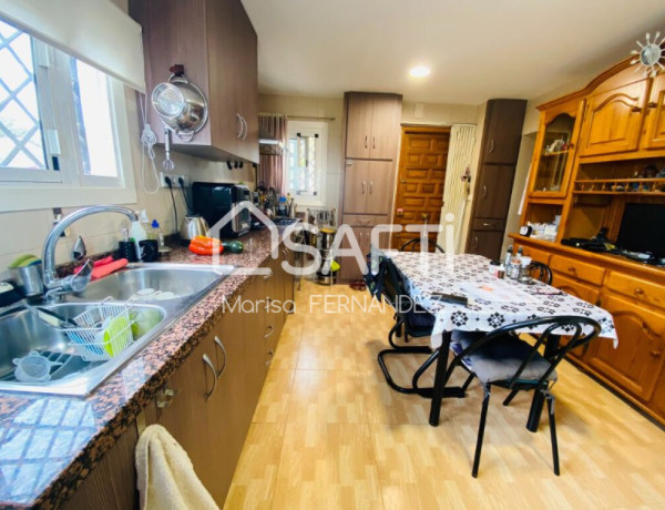 ¡¡OPORTUNIDAD!! CHALET CON INCREÍBLES VISTAS AL MAR DE VILLAJOYOSA --SIN COMISIÓN DE COMPRA--