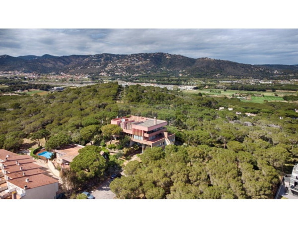 Residential land For sell in Castell Platja D Aro in Girona 